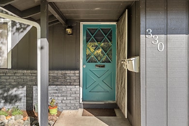 330 SW K St, Grants Pass, OR 97526 - photo 2