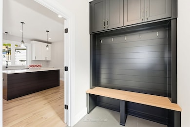 9322 S Trumbull Ave, Evergreen Park, IL 60805 - photo 6