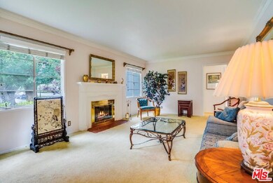 Living Room gets the Westerly breezes