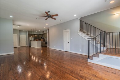 648 E 6th 1/2 St, Houston, TX 77007 - photo 4