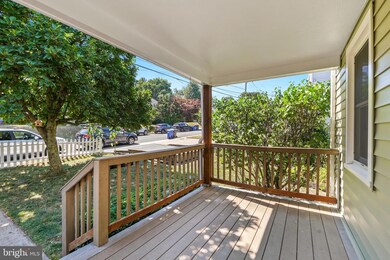 5850 Edgehill Dr, Alexandria, VA 22303 - photo 4