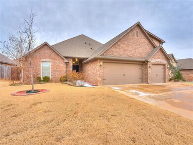 1004 Lindsey Ln, Moore, OK 73160 - photo 2