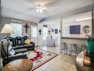 1102 Lynnwood Ct, Cleburne, TX 76033 - photo 5