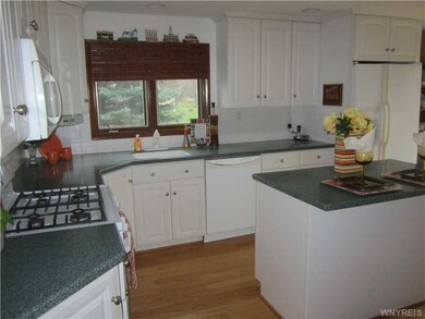 Kitchen Fully applianced KIT,  Wilson Art  counter