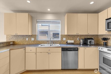 1719 SW Henderson St, Seattle, WA 98106 - photo 5