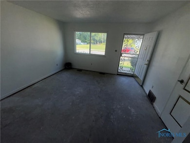 619 Pinewood Ave, Toledo, OH 43604 - photo 2