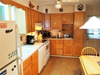 949 N 17th St, Allentown, PA 18104 - photo 3