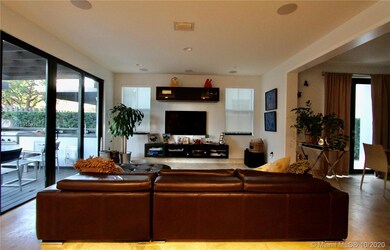 10573 NW 70th Ln, Doral, FL 33178 - photo 6