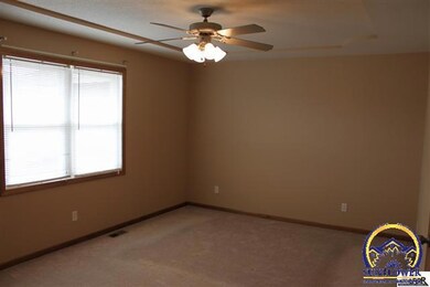 4606 SW Misty Harbor Dr, Topeka, KS 66610 - photo 3