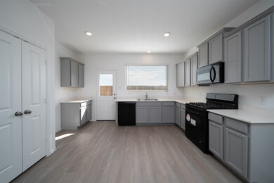 18422 Running Shadow Ct, Hockley, TX 77447 - photo 5