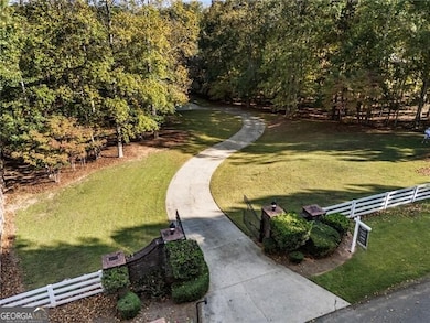 15385 Tullgean Dr, Alpharetta, GA 30004 - photo 2