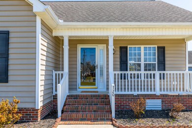 720 Carrington Ln, Winterville, NC 28590 - photo 4