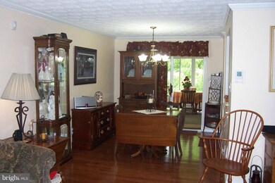 32 Yew Rd, Essex, MD 21221 - photo 6