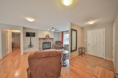 102 Oakridge Ct, Hawley, PA 18428 - photo 3