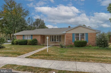 425 S Grant St, Palmyra, PA 17078 - photo 2