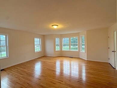 121 Robin Hill Rd unit B, Groton, MA 01450 - photo 2