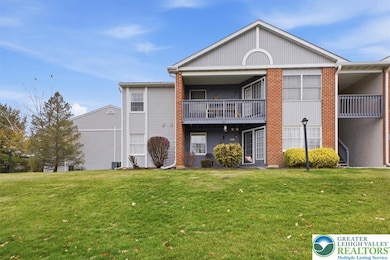 4747 Cheryl Dr, Bethlehem, PA 18017 - photo 2