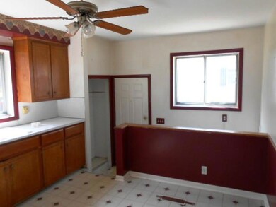 4724 Lowcroft Ave, Lansing, MI 48910 - photo 6