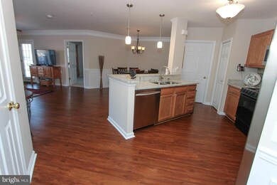 12471 Hayes Ct unit 101, Fairfax, VA 22033 - photo 2