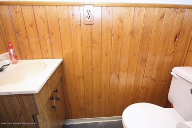 709 Carlton Blvd, Staten Island, NY 10312 - photo 4