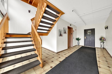 10351 Menard Ave unit 322, Oak Lawn, IL 60453 - photo 2