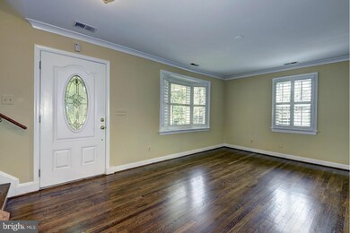 2212 Boxwood Dr, Falls Church, VA 22043 - photo 6