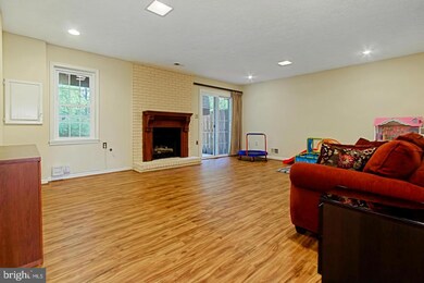 2030 Pieris Ct, Vienna, VA 22182 - photo 7