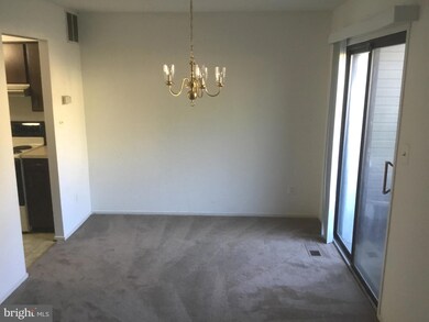 9302 Bathgate Ct, Montgomery Village, MD 20886 - photo 6