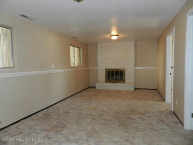 Living room/Fireplace