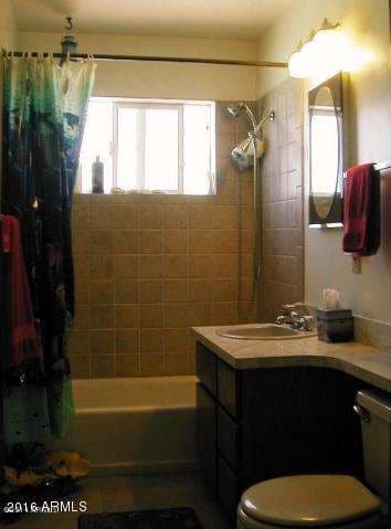 2208 Bathroom