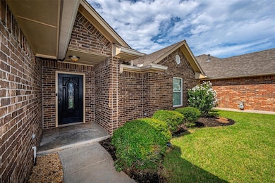 1124 Ariana St, Shawnee, OK 74804 - photo 4