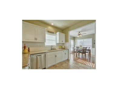 Cheery White Cabinets and LOTS of them in this Kit