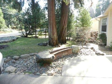 Custom Landscaped Front Yard 