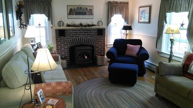 28 Crescent St, Hill, NH 03243 - photo 5