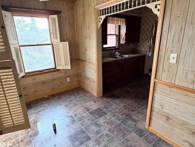 1104 S 7th St, Fairfield, IA 52556 - photo 5