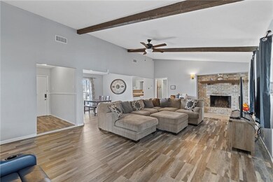 809 W 3rd St, Eddy, TX 76524 - photo 4