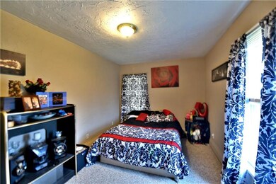 Upper unit Master Bedroom