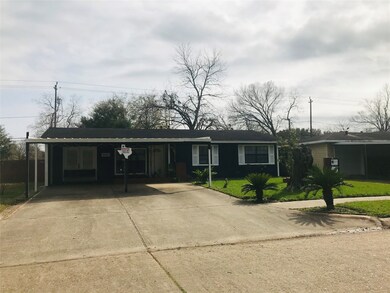 9818 Carmalee St, Houston, TX 77075 - photo 2