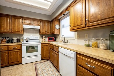 1 Davis Cir, Bella Vista, AR 72715 - photo 4