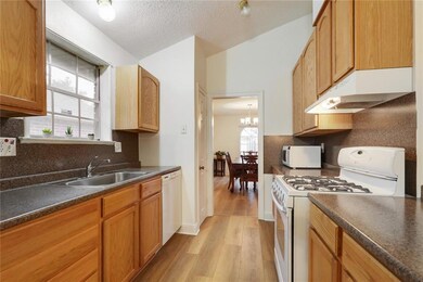 Well appointed kitchen!