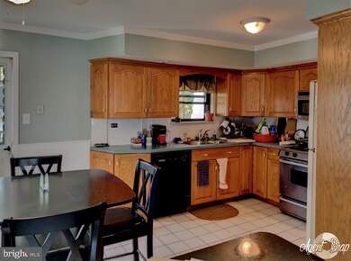 9 Lawnton Terrace W, Glenolden, PA 19036 - photo 6