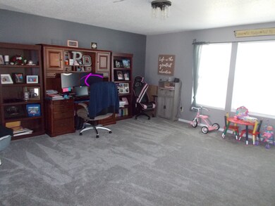 209 Cross Bow St, Sheridan, IN 46069 - photo 5