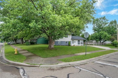 3-web-or-mls-11 Richards Dr-103