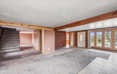 126 Toro Cir, Carpentersville, IL 60110 - photo 4