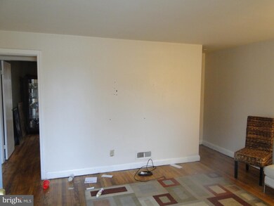 4451 Eldone Rd, Baltimore, MD 21229 - photo 4