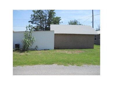 shop and carport