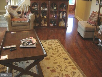 364 Appletree Dr, Levittown, PA 19055 - photo 7