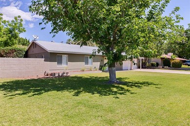 4110 E Oak St-3