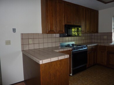 488 Ridgecrest Trail #131 kitchen