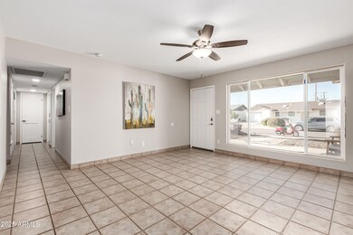 family room 3